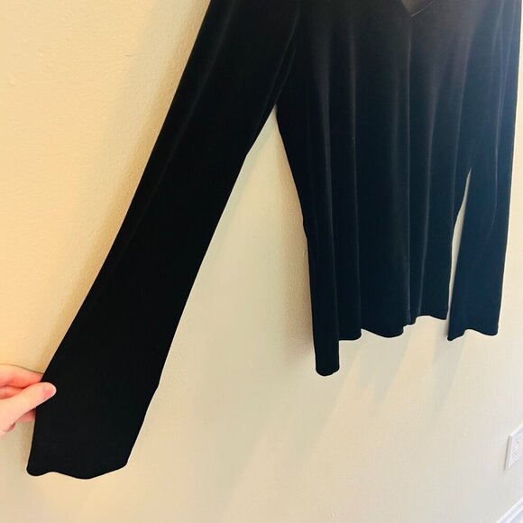 Eddie Bauer Long Sleeve Velvet Top Womens Size Medium Black V-Neck Blouse 90s - Picture 7 of 10